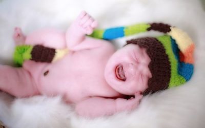 Bolest bříška u novorozence | Jak rychle miminku ulevit?